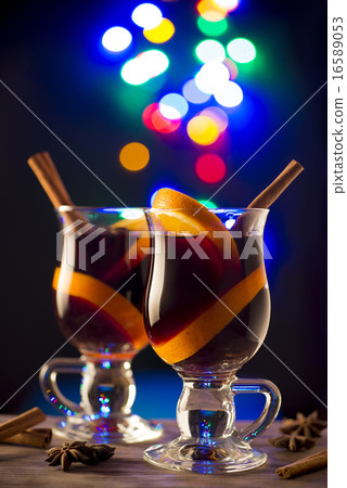 Two glasses of mulled wine on bokeh background 16589053