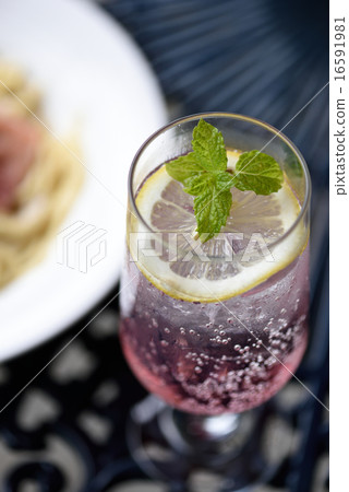 粉紅葡萄柚蘇打水 16591981