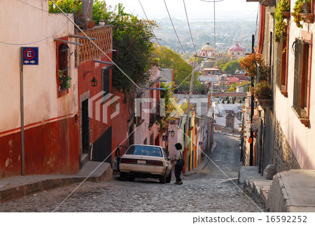 Mexico San Miguel de Allende Street corner of a steep slope 16592252