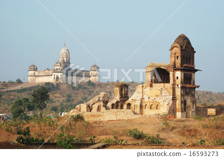 Lakshmi temple and ruins old fortress,Orcha ,India Lakshmi temple and ruins old fortress,Orcha ,India 16593273