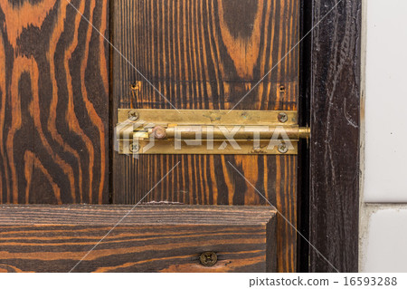 Old lantern lock 16593288