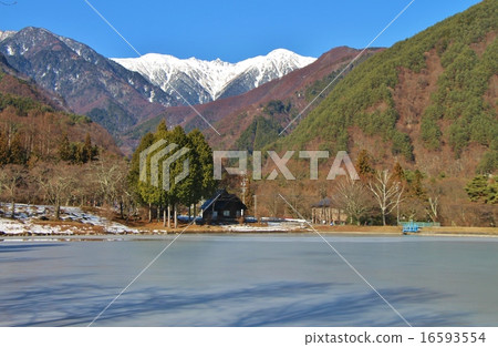 Lake frozen and Komagatake Lake frozen and Komagatake 16593554