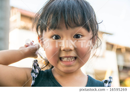 面朝上的女孩 面朝上的女孩 16595269