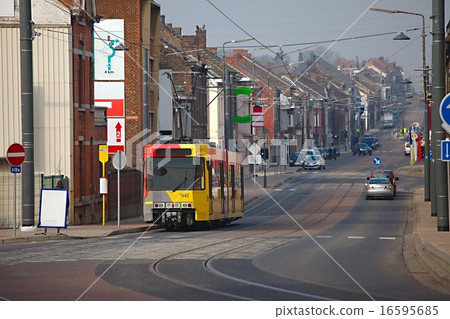 Urban Street 16595685