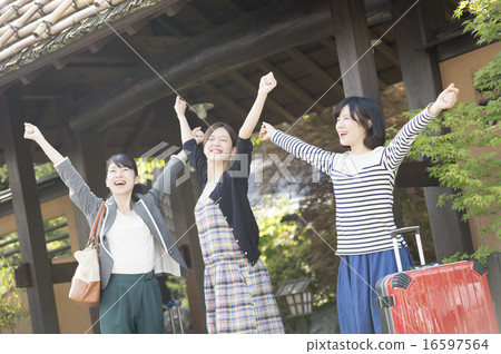 Women's journey 16597564