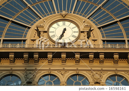 Railway station Keleti in Budapest 16598161