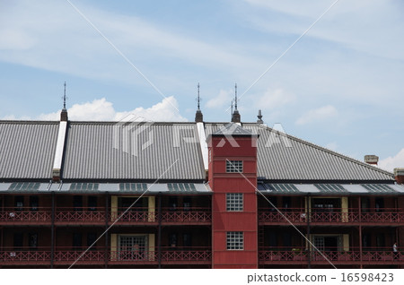  Red Brick Warehouse 16598423