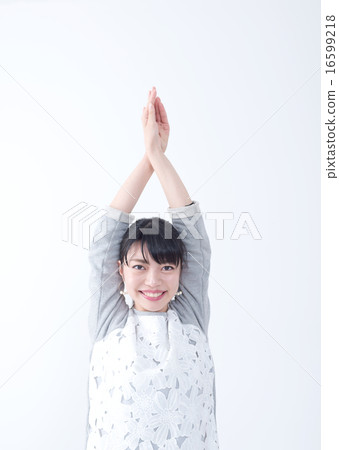 20s年輕人的白色backcut模型 20s年輕人的白色backcut模型 16599218