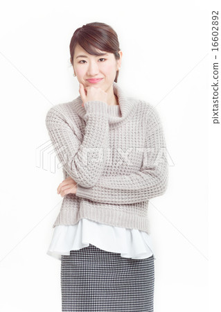 一個美麗的女人,喜歡秋冬時裝 一個美麗的女人,喜歡秋冬時裝 16602892