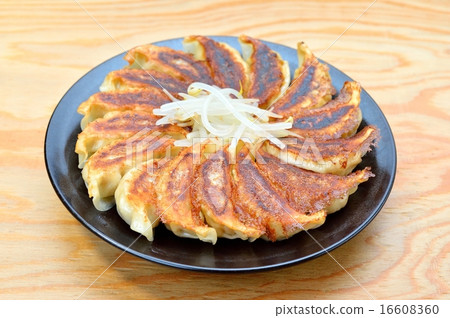 Hamamatsu dumpling (circular arrangement + boiled moyashi). Hamamatsu dumpling (circular arrangement + boiled moyashi). 16608360