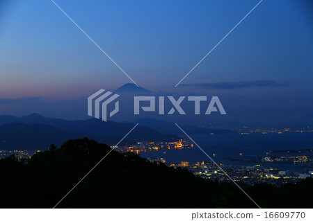 Fuji at dusk 16609770