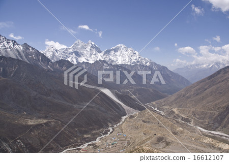 Trekking in the Himalayas Trekking in the Himalayas 16612107