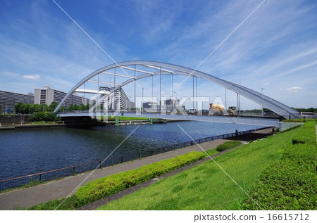 Toshima Bridge in Tokyo 16615712