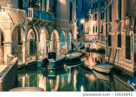 Night lateral canal and bridge in Venice, Italy Night lateral canal and bridge in Venice, Italy 16616641