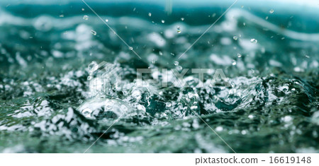 blurred Rain on water 16619148