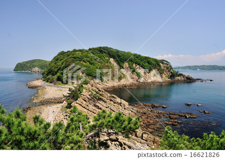 Tomogashima (overlooking Torashima from the island off the coast) [Wakayama City, Wakayama Prefecture] 16621826