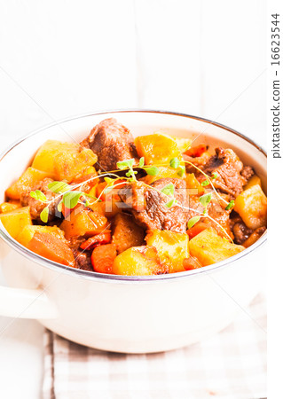 Boeuf Bourguignon Boeuf Bourguignon 16623544