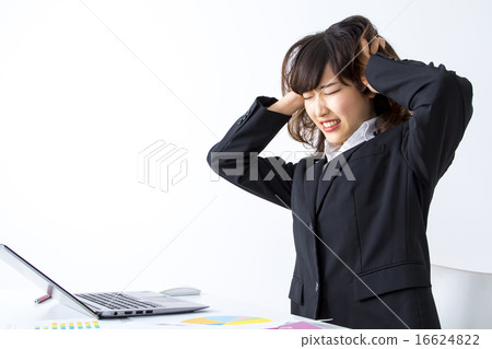 女性辦公室擔心 16624822