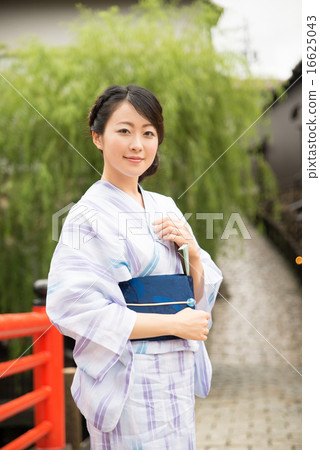 Women's Yukata 16625043