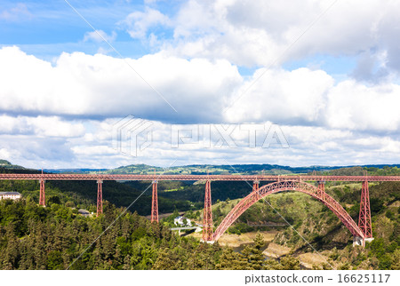Garabit Viaduct, Cantal Department, Auvergne 16625117
