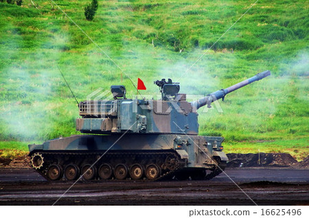 Long nose (155 mm howitzer self-propelled gun) 2014 Fuji general fire exercise Long nose (155 mm howitzer self-propelled gun) 2014 Fuji general fire exercise 16625496