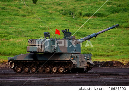 長鼻子（155毫米榴彈砲自行火砲）2014年富士一般火力鍛煉 16625500