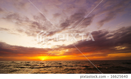Seascape before sunrise Seascape before sunrise 16625640