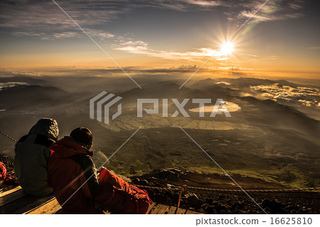 Look at Mt. Fuji mountain top light 16625810