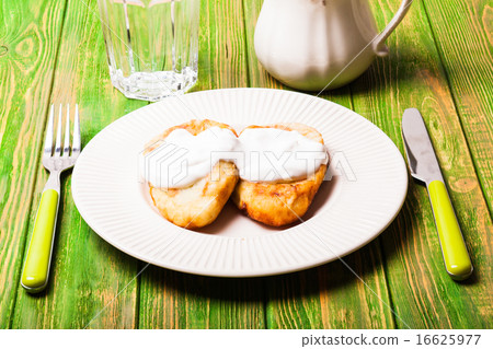 stuffed potato pancakes  16625977