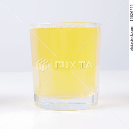 Pineapple juice 16626753