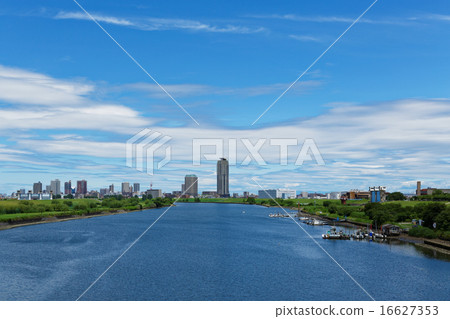 The residential area of Kawaguchi Motoho spreading blue sky over the Kashima bridge 16627353
