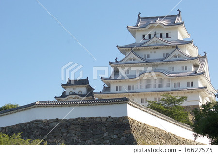 Himeji castle   16627575