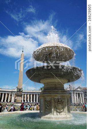 Fountain, St. Peter's Square, Vatican, Rome Fountain, St. Peter's Square, Vatican, Rome 16629905