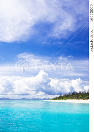 Beach in Okinawa · Water island 16630009