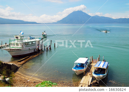 危地馬拉Atitlan Lake Panajachell的碼頭 16630824