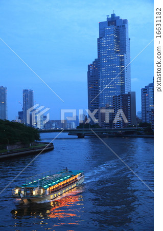 St. Road Tower and Houseboat St. Road Tower and Houseboat 16631182