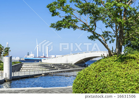 Yokohama Minato Mirai's Lincoln Park 16631506