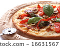 Pizza basil light snacks Italian lunch 16631567