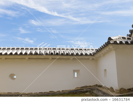 Blue sky and Himeji castle white wall Blue sky and Himeji castle white wall 16631784