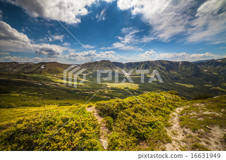 Beautiful mountains landscape in Carpathian Beautiful mountains landscape in Carpathian 16631949