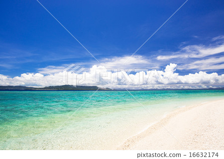 在沖繩島·水島的海灘 16632174