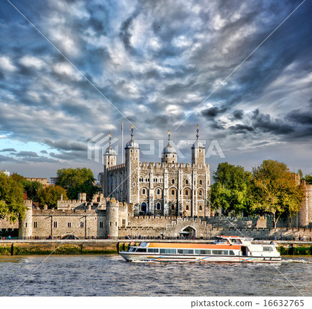 Tower Hill castle with boat in London,England,UK Tower Hill castle with boat in London,England,UK 16632765