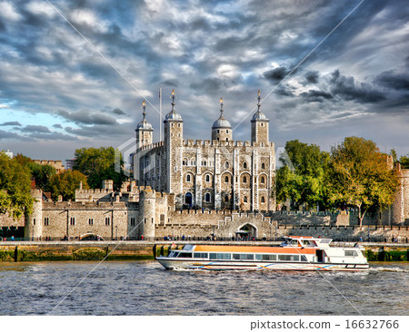 Tower Hill castle with boat in London,England,UK Tower Hill castle with boat in London,England,UK 16632766