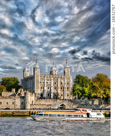 Tower Hill castle with boat in London,England,UK Tower Hill castle with boat in London,England,UK 16632767