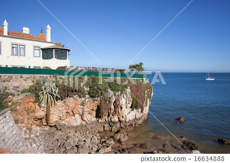 Atlantic Ocean Coast in Cascais 16634888