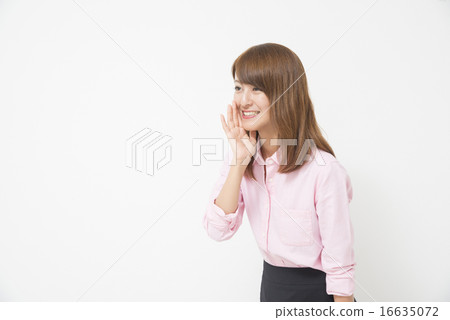 Businesswoman calling out Businesswoman calling out 16635072