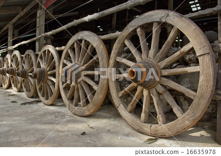 ox cart 16635978