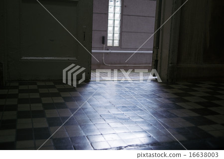 Light shining from the door 16638003