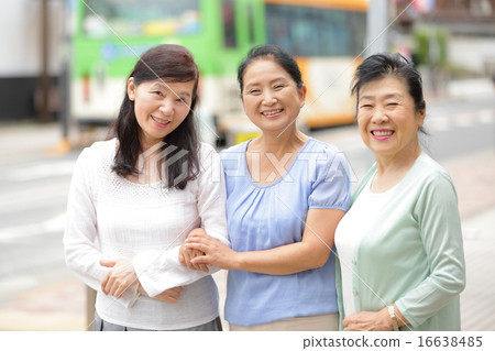 友好的高級女性3人 16638485