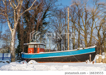 Fishing boat in Zingst Fishing boat in Zingst 16639555